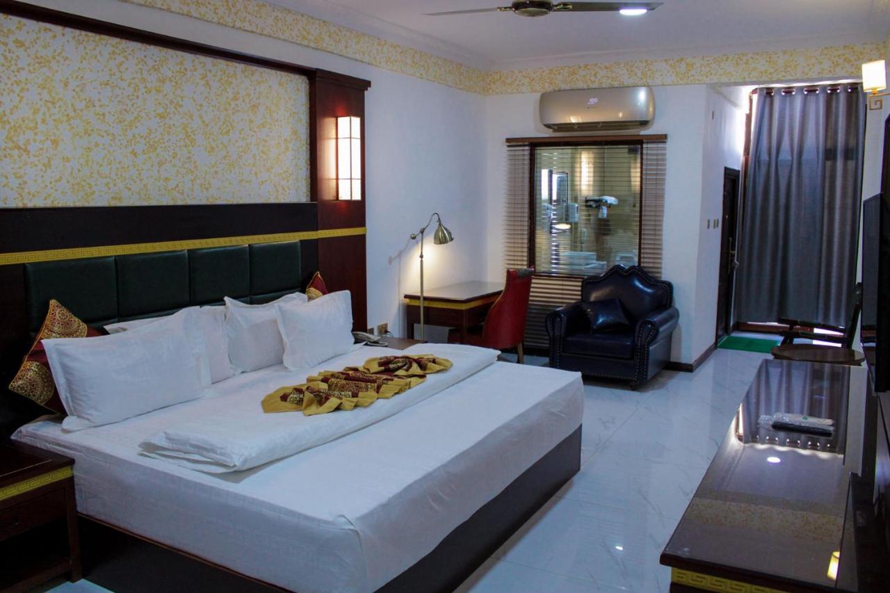 Dellagio Hotel Wa Bagian luar foto