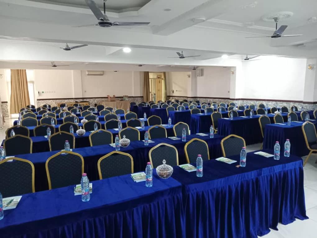 Dellagio Hotel Wa Bagian luar foto