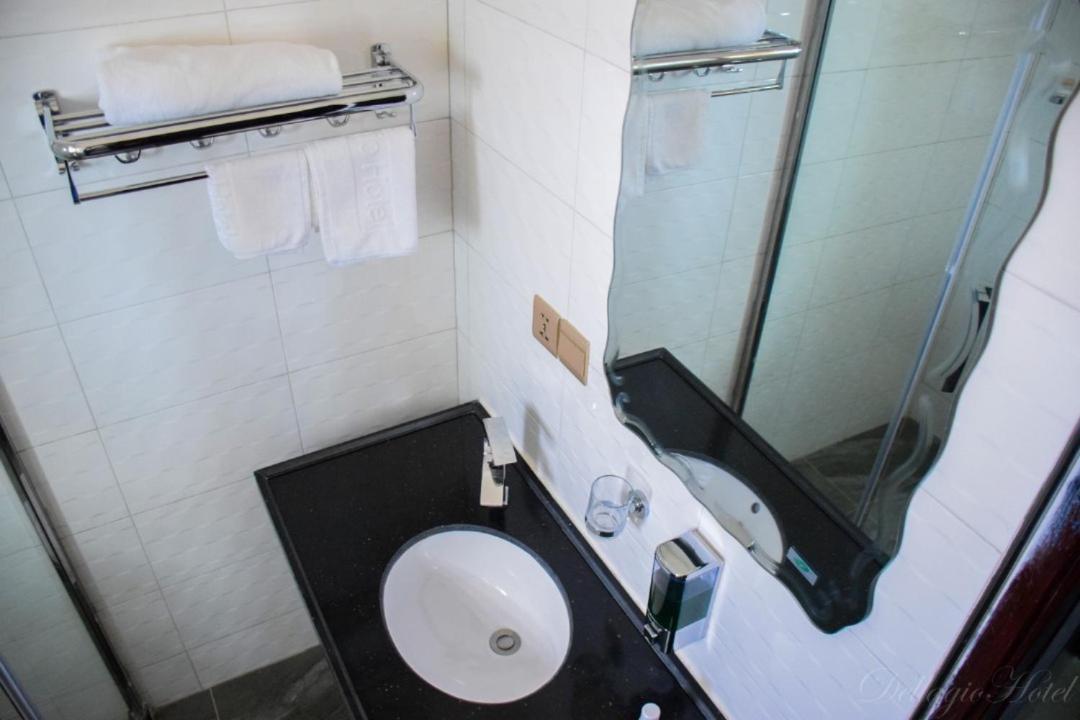 Dellagio Hotel Wa Bagian luar foto