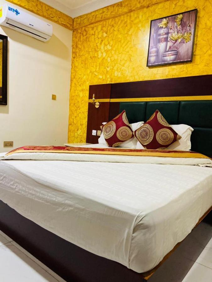Dellagio Hotel Wa Bagian luar foto