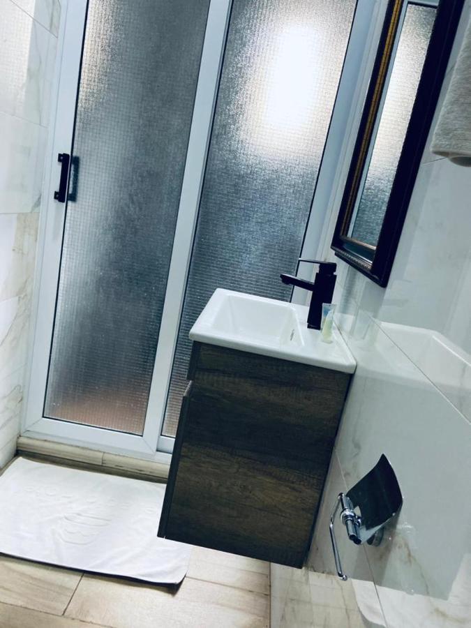 Dellagio Hotel Wa Bagian luar foto